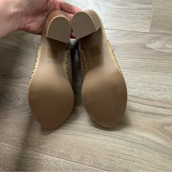 NWOT Peep Toe Heels - Picture 6 of 7